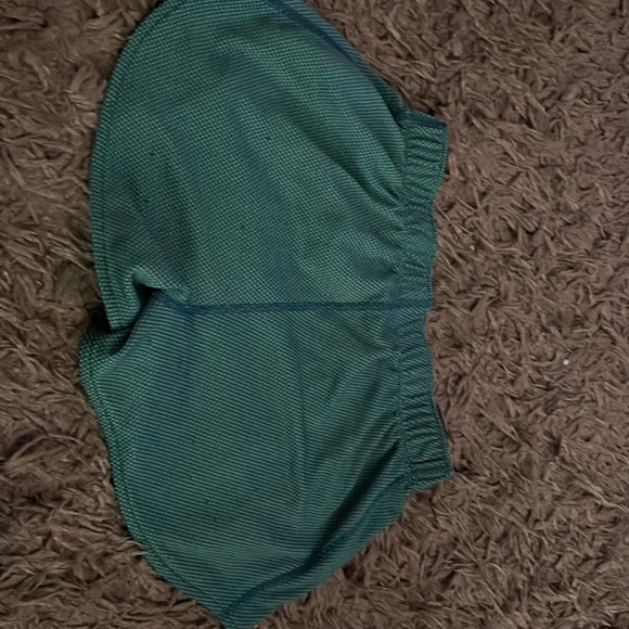 Under armour shorts - Picture 2 of 3